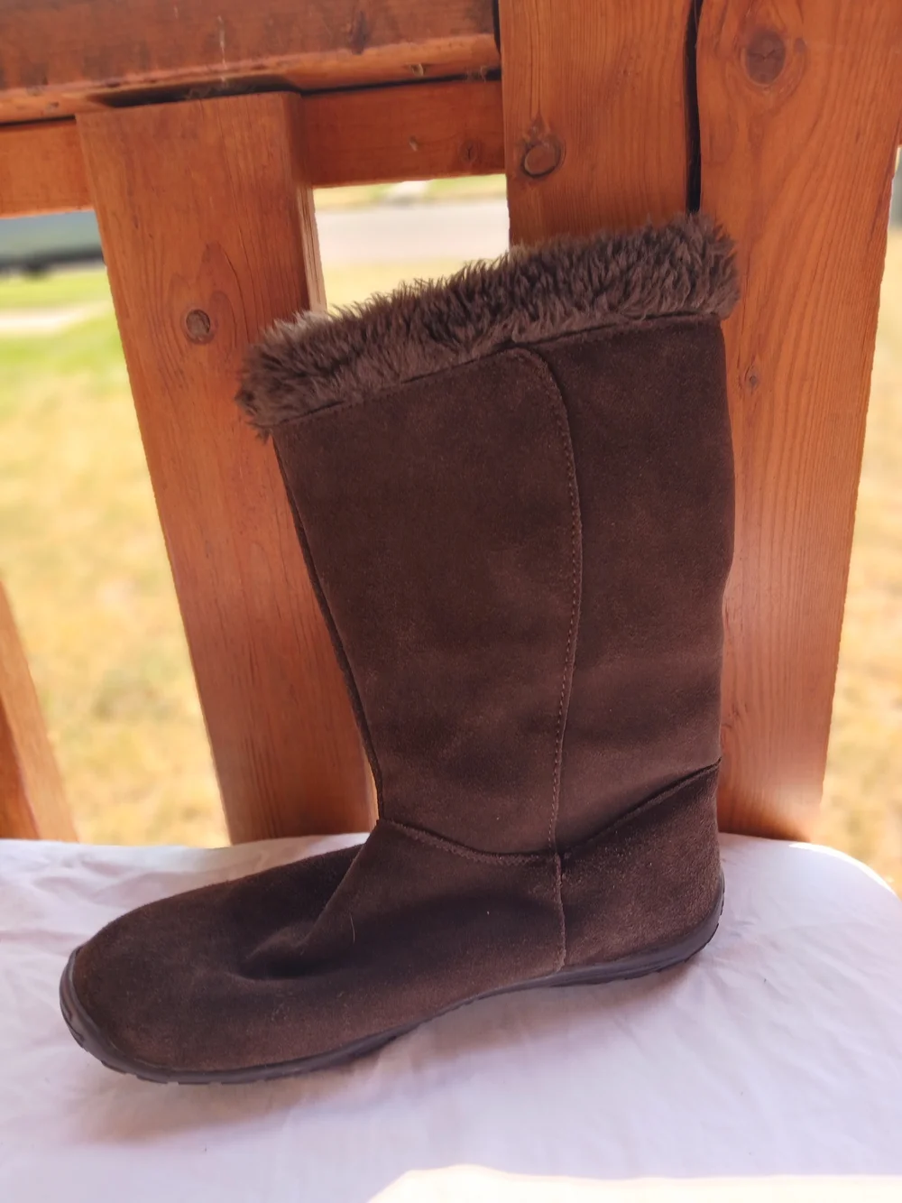 Eddie Bauer Dark Brown Suede Faux-Fur Trim Winter Boots
